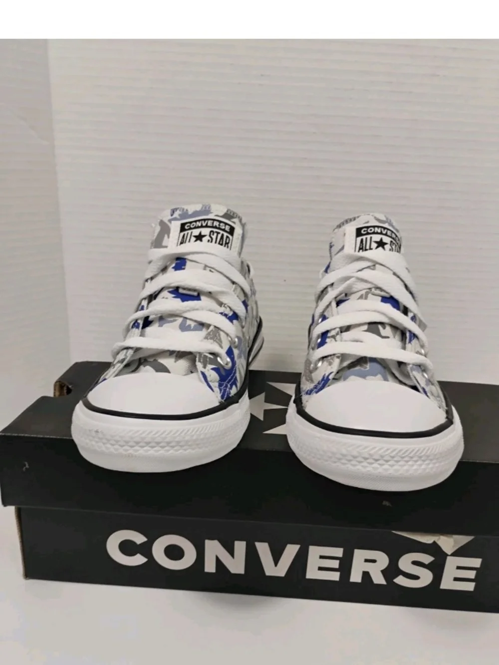 Converse Kids Low Top Shark Print Sneaker - White/Blue